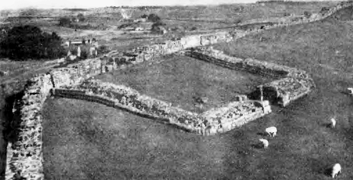 Адрианов вал — один из наиболее сохранившихся памятников военного могущества Римской империи
